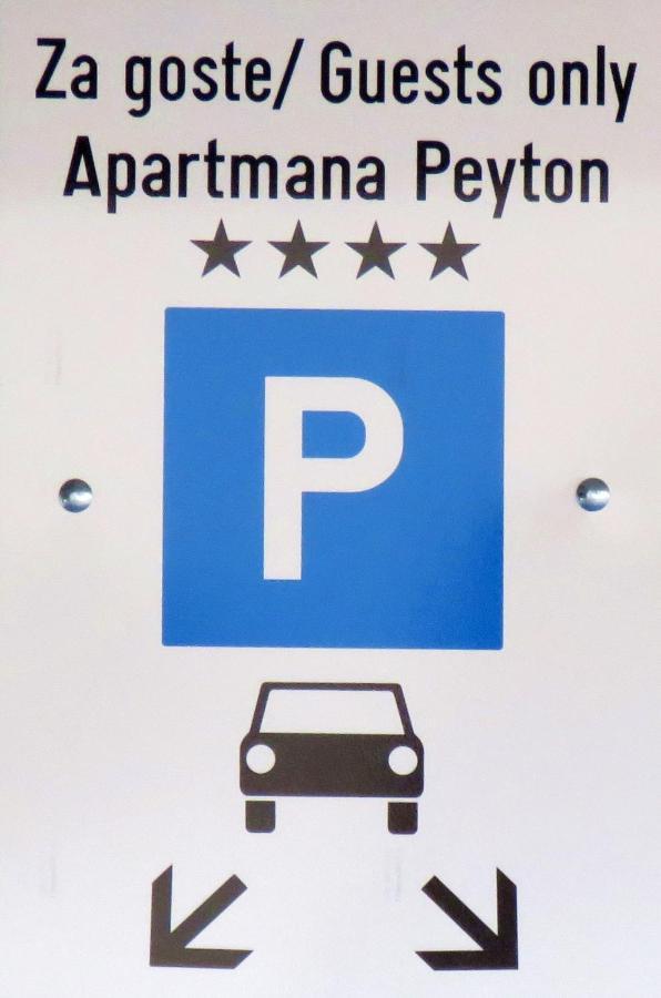 Apartmani Peyton สลาวอนสกีบรอด ภายนอก รูปภาพ
