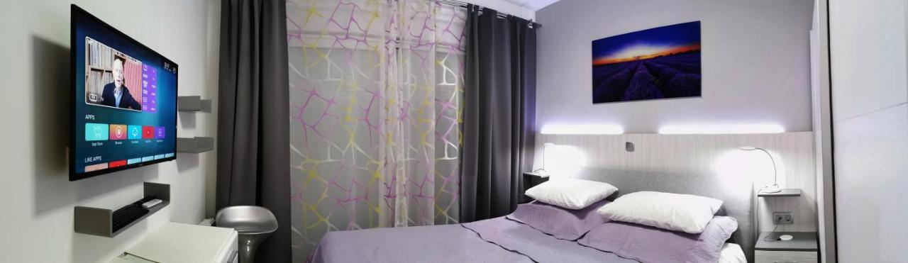 Apartmani Peyton สลาวอนสกีบรอด ภายนอก รูปภาพ