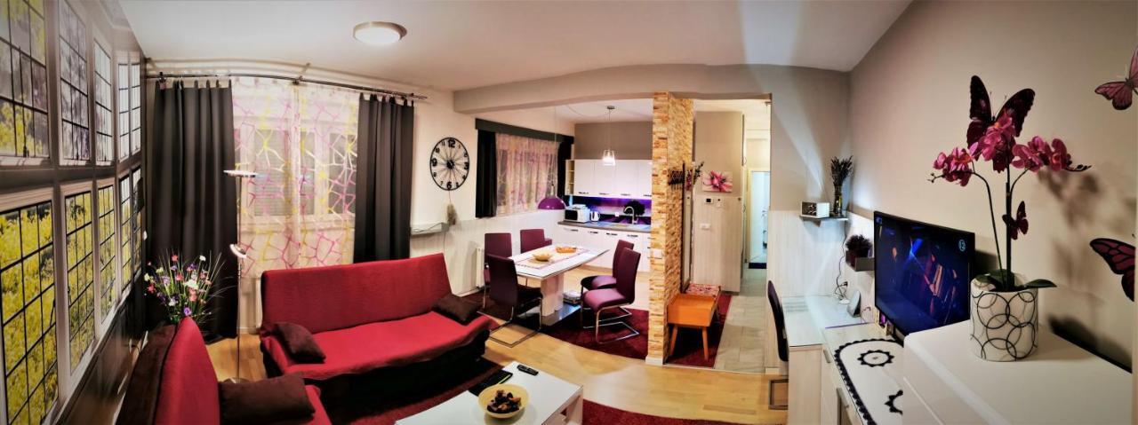 Apartmani Peyton สลาวอนสกีบรอด ภายนอก รูปภาพ