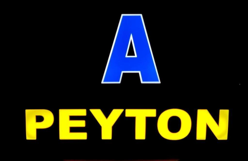 Apartmani Peyton สลาวอนสกีบรอด ภายนอก รูปภาพ
